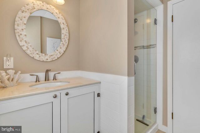 274 S 1ST ST, Surf City, NJ 08008