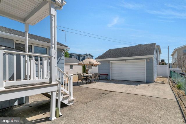 274 S 1ST ST, Surf City, NJ 08008