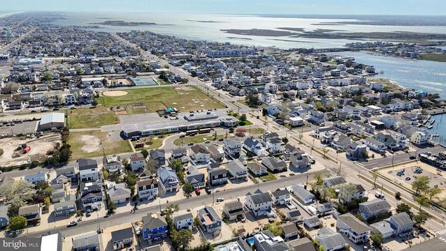 274 S 1ST ST, Surf City, NJ 08008