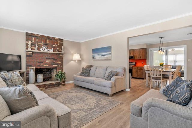 274 S 1ST ST, Surf City, NJ 08008