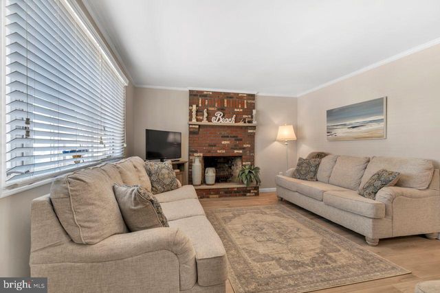 274 S 1ST ST, Surf City, NJ 08008