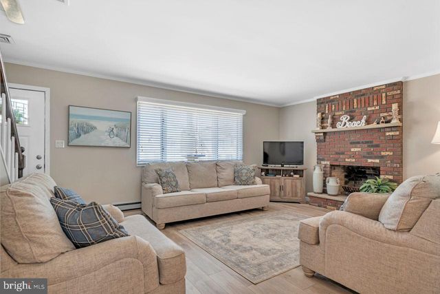 274 S 1ST ST, Surf City, NJ 08008
