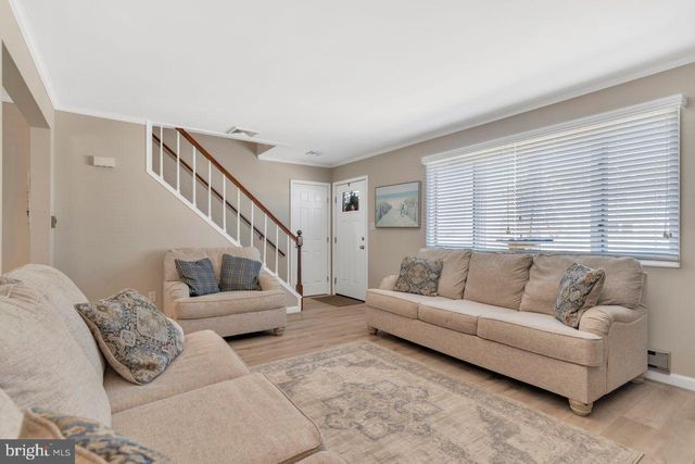 274 S 1ST ST, Surf City, NJ 08008