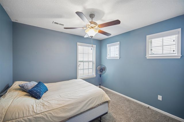 5547 Flagstone Way, West Des Moines, IA 50266