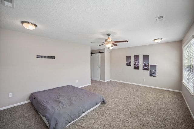 5547 Flagstone Way, West Des Moines, IA 50266