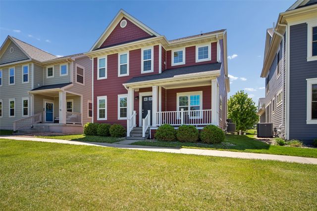 5547 Flagstone Way, West Des Moines, IA 50266