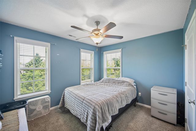 5547 Flagstone Way, West Des Moines, IA 50266