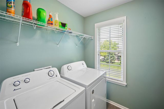 5547 Flagstone Way, West Des Moines, IA 50266