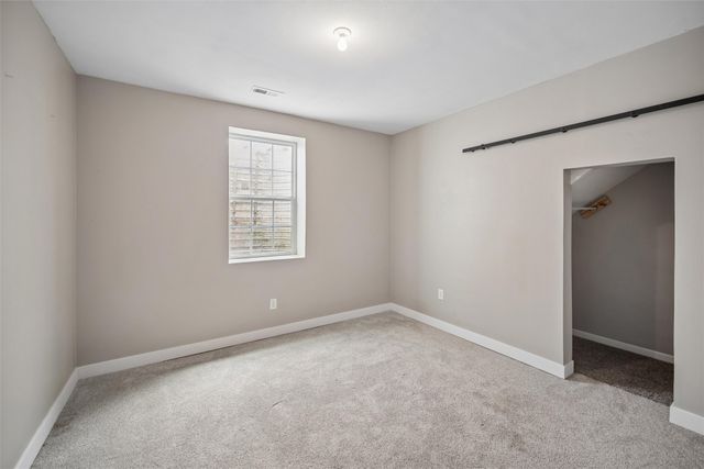 5547 Flagstone Way, West Des Moines, IA 50266