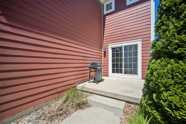 5547 Flagstone Way, West Des Moines, IA 50266