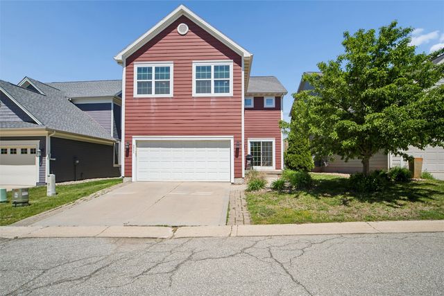 5547 Flagstone Way, West Des Moines, IA 50266