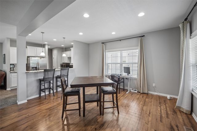 5547 Flagstone Way, West Des Moines, IA 50266
