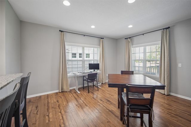 5547 Flagstone Way, West Des Moines, IA 50266