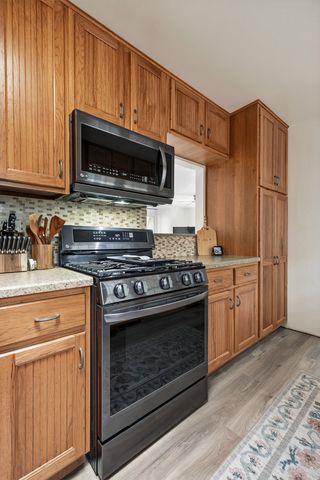 1700 46th Street, Moline, IL 61265