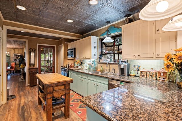 1046 Fm 517 Road, Alvin, TX 77511