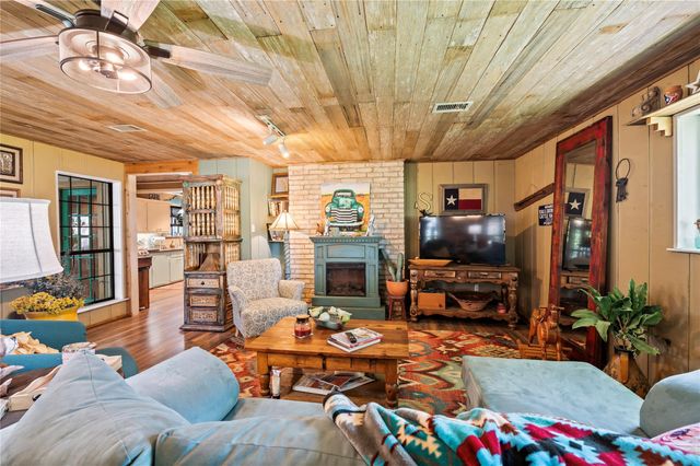 1046 Fm 517 Road, Alvin, TX 77511