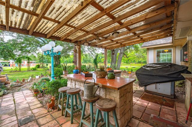 1046 Fm 517 Road, Alvin, TX 77511