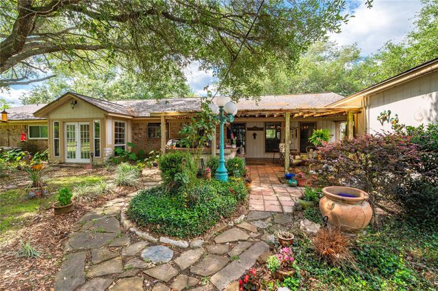 1046 Fm 517 Road, Alvin, TX 77511