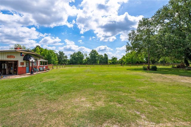 1046 Fm 517 Road, Alvin, TX 77511