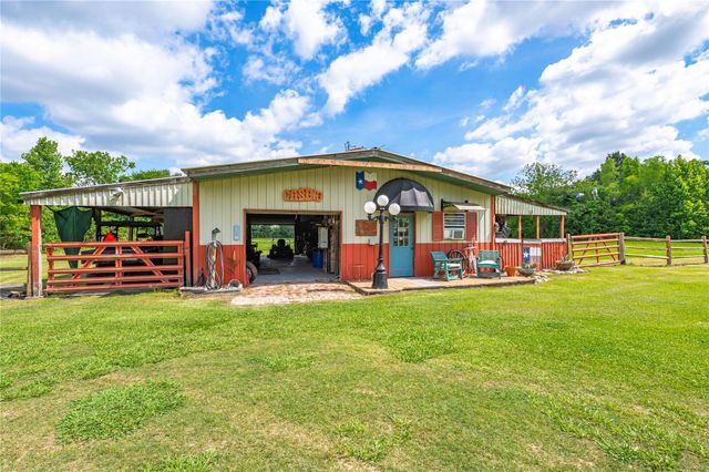 1046 Fm 517 Road, Alvin, TX 77511