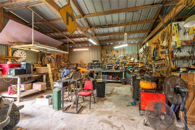 1046 Fm 517 Road, Alvin, TX 77511