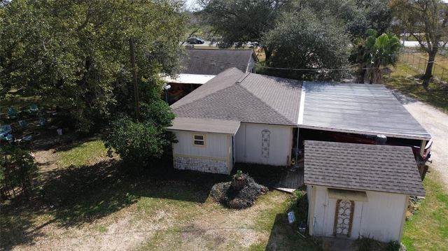 1046 Fm 517 Road, Alvin, TX 77511