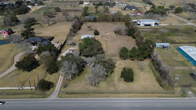 1046 Fm 517 Road, Alvin, TX 77511