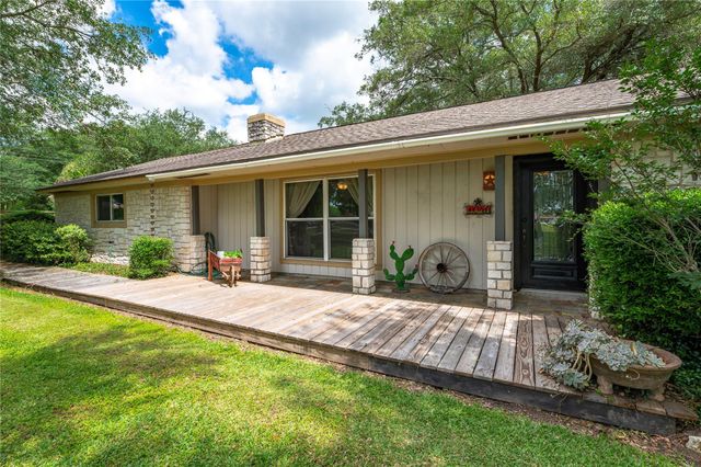 1046 Fm 517 Road, Alvin, TX 77511