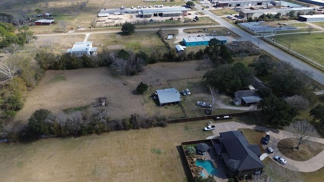 1046 Fm 517 Road, Alvin, TX 77511