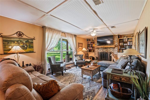1046 Fm 517 Road, Alvin, TX 77511