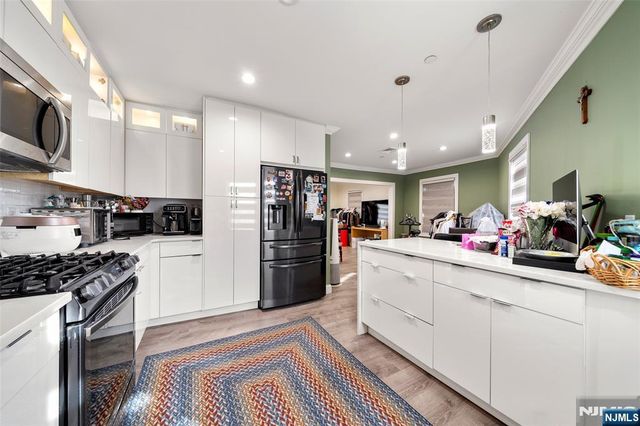 340 Paterson Avenue, East Rutherford, NJ 07073