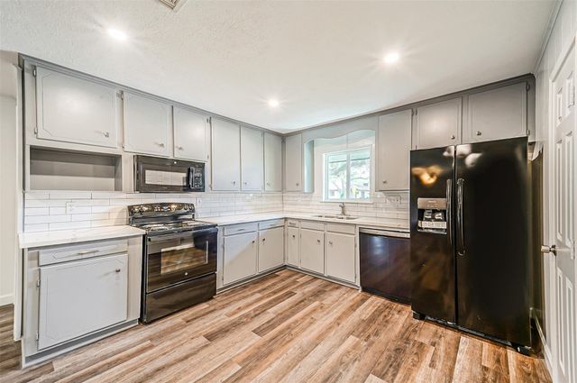 2605 Leslie Street, Pasadena, TX 77502