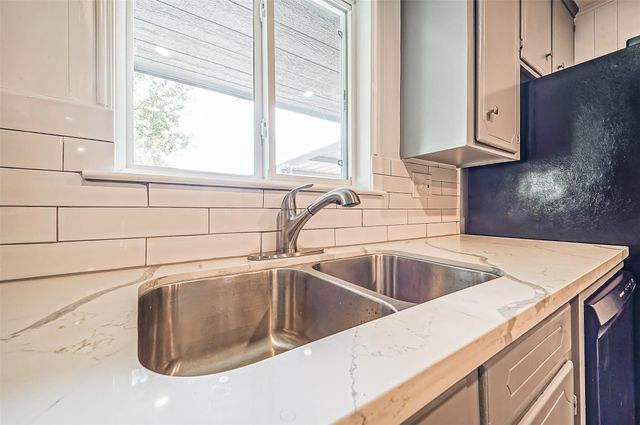 2605 Leslie Street, Pasadena, TX 77502