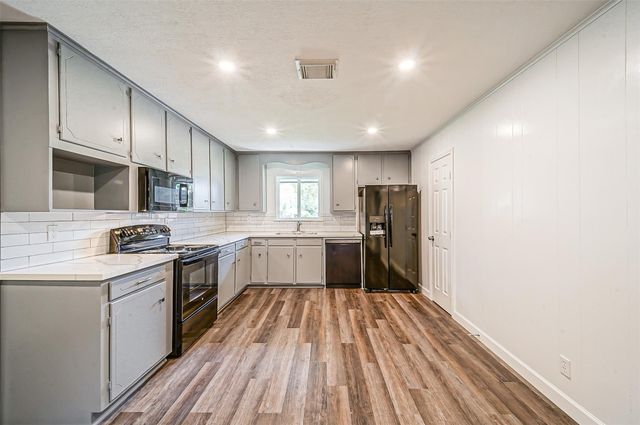 2605 Leslie Street, Pasadena, TX 77502