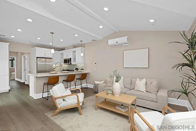 819 Kennebeck Ct, San Diego, CA 92109