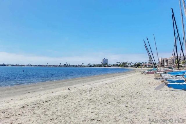 819 Kennebeck Ct, San Diego, CA 92109