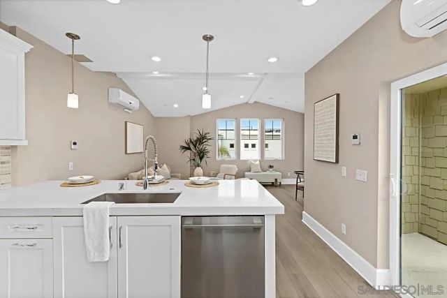 819 Kennebeck Ct, San Diego, CA 92109