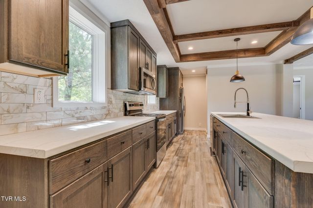 1534 Harmony Ridge Drive, Kingsport, TN 37665