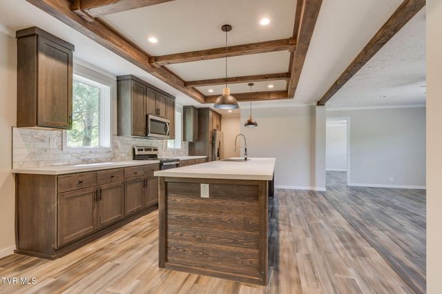 1534 Harmony Ridge Drive, Kingsport, TN 37665