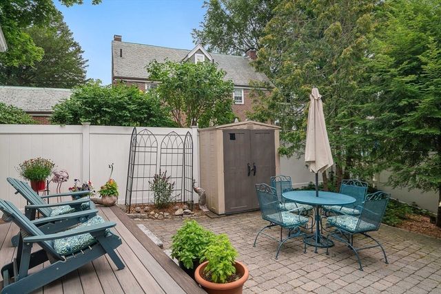 8-10 Oak St, Winchester, MA 01890