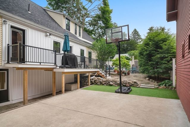 8-10 Oak St, Winchester, MA 01890