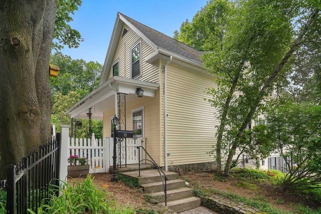 8-10 Oak St, Winchester, MA 01890