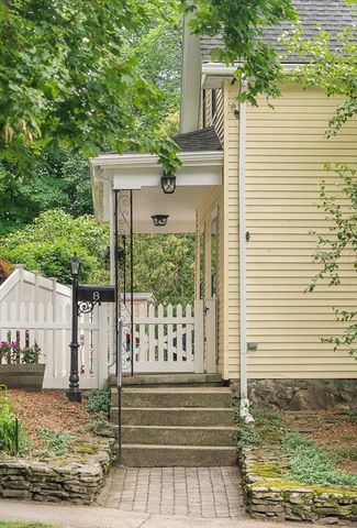 8-10 Oak St, Winchester, MA 01890