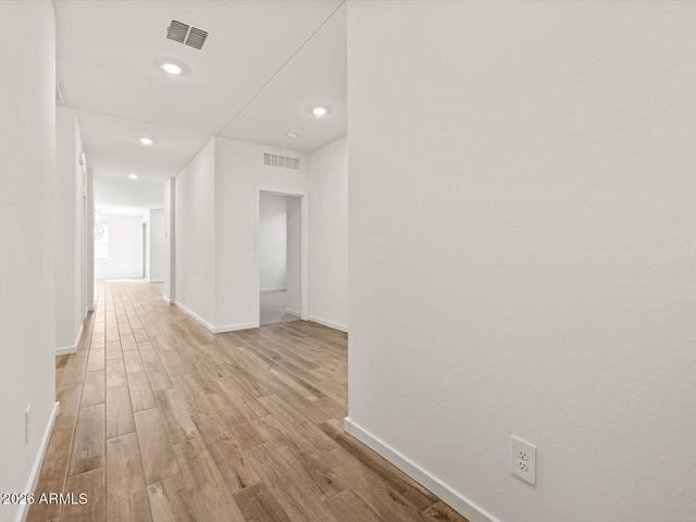 15843 W COTTONTAIL Lane, Surprise, AZ 85387