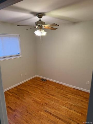 32852 Eiffel Avenue, Warren, MI 48088