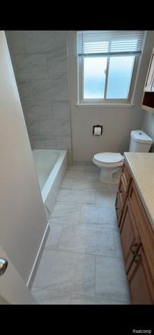 32852 Eiffel Avenue, Warren, MI 48088