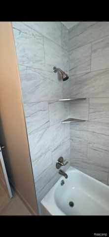 32852 Eiffel Avenue, Warren, MI 48088