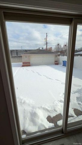 32852 Eiffel Avenue, Warren, MI 48088