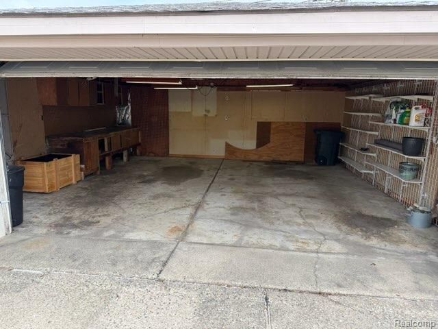 32852 Eiffel Avenue, Warren, MI 48088