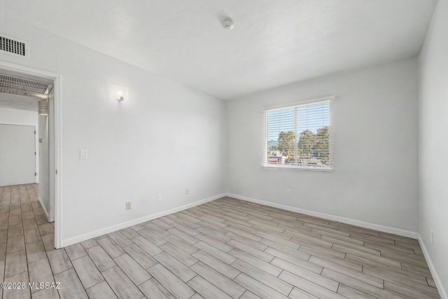 1810 E Blacklidge Dr Apt 322, Tucson, AZ 85719